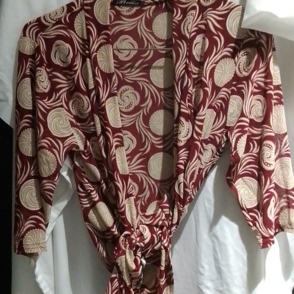 Sheer one size Besca 3/4 length arms open blouse - Picture 4 of 4